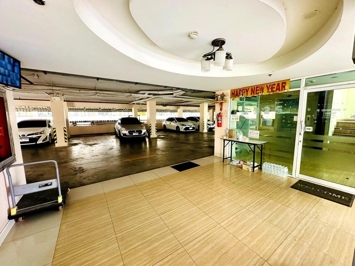 Wisdom Burg Bangsaen, Pool, Gym Aparthotel Ban Rong Khoei Екстериор снимка