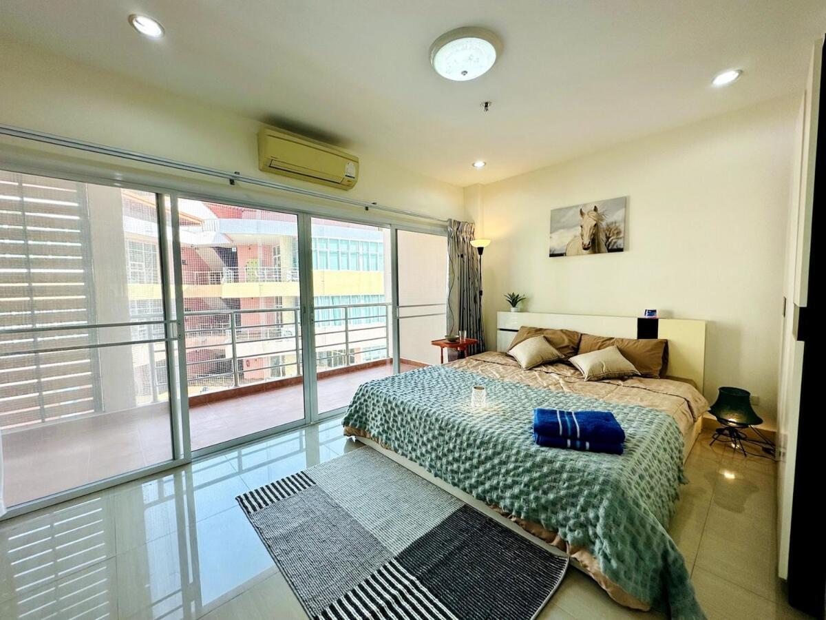Wisdom Burg Bangsaen, Pool, Gym Aparthotel Ban Rong Khoei Екстериор снимка