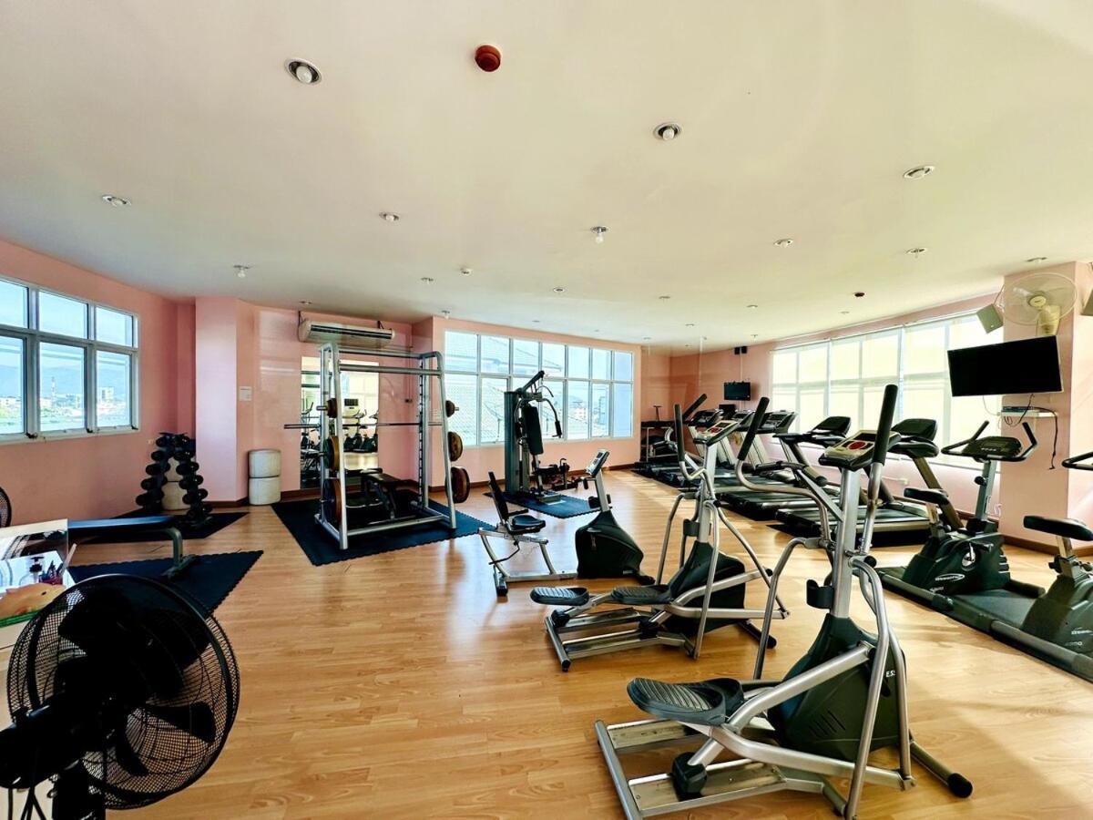 Wisdom Burg Bangsaen, Pool, Gym Aparthotel Ban Rong Khoei Екстериор снимка
