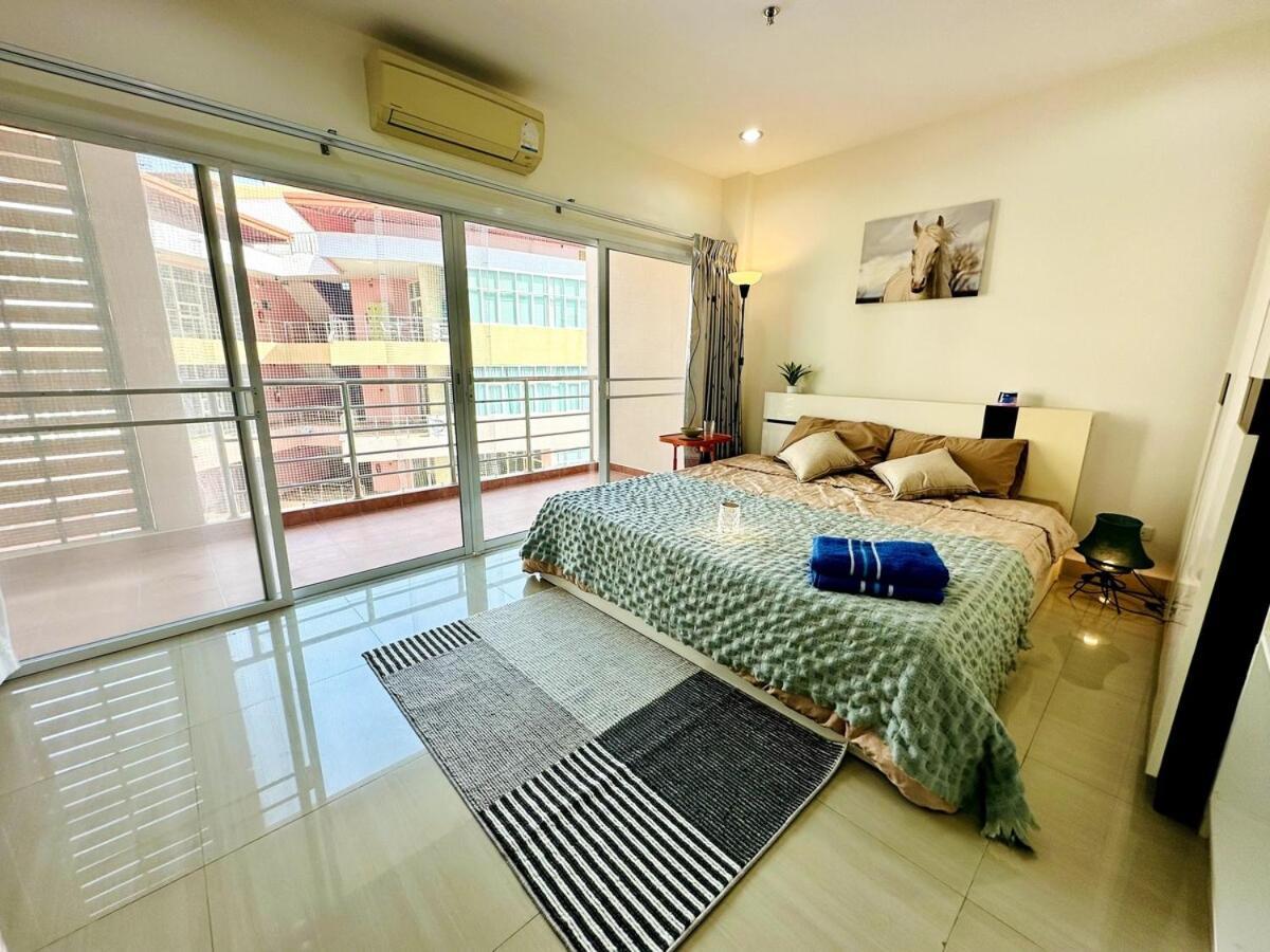 Wisdom Burg Bangsaen, Pool, Gym Aparthotel Ban Rong Khoei Екстериор снимка