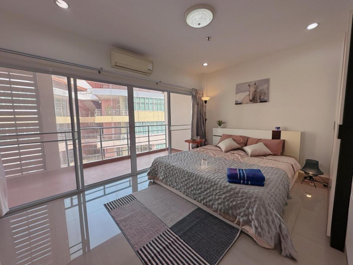 Wisdom Burg Bangsaen, Pool, Gym Aparthotel Ban Rong Khoei Екстериор снимка