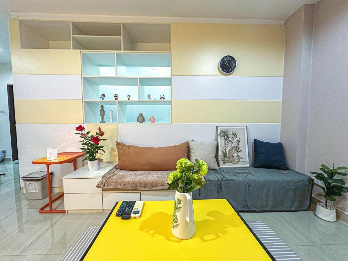 Wisdom Burg Bangsaen, Pool, Gym Aparthotel Ban Rong Khoei Екстериор снимка