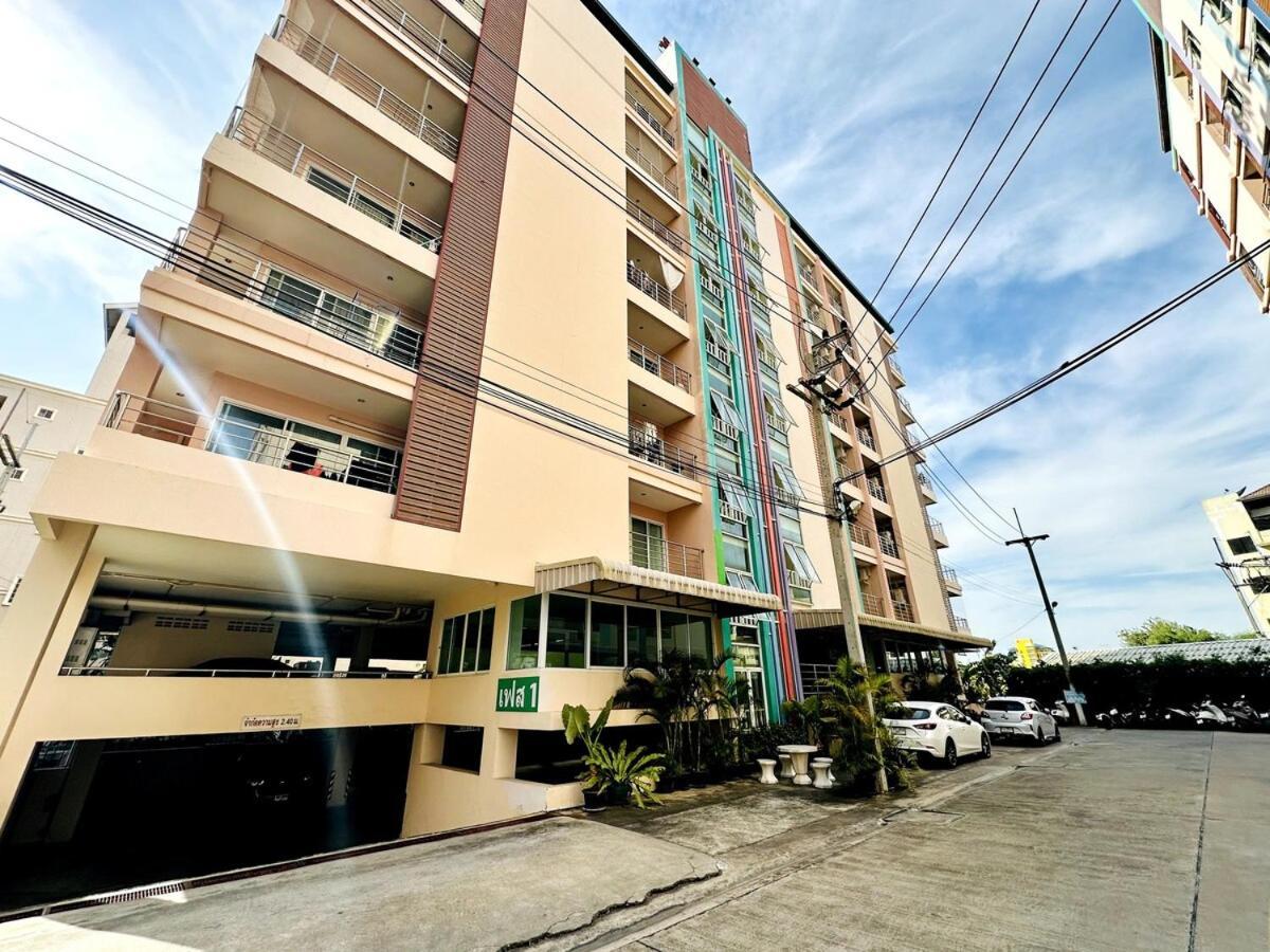 Wisdom Burg Bangsaen, Pool, Gym Aparthotel Ban Rong Khoei Екстериор снимка