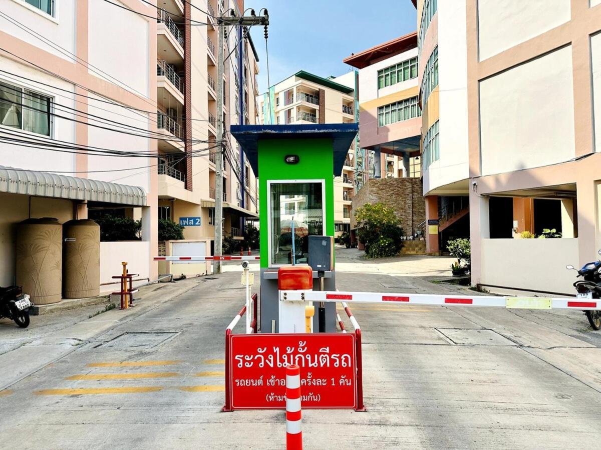 Wisdom Burg Bangsaen, Pool, Gym Aparthotel Ban Rong Khoei Екстериор снимка
