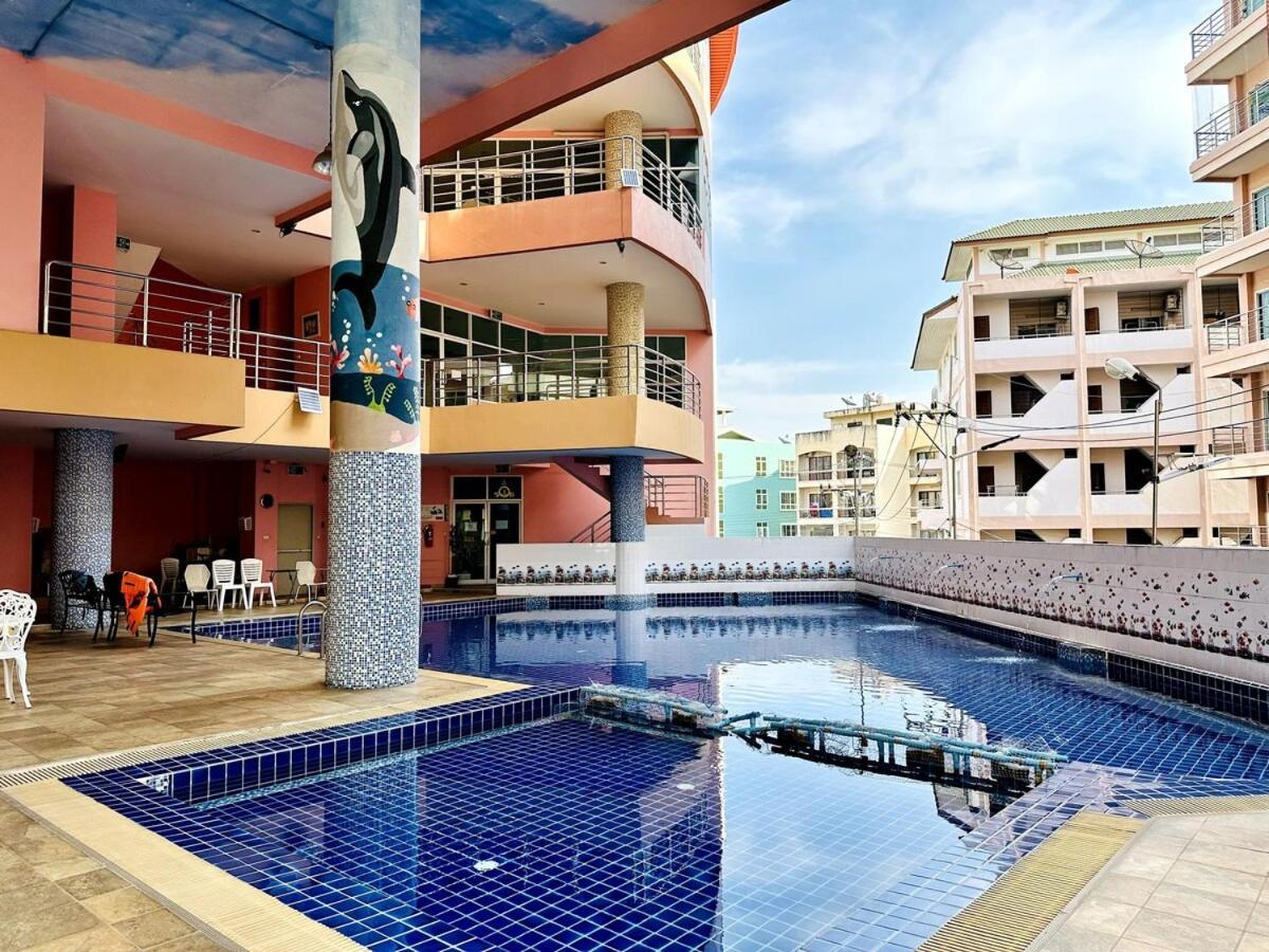 Wisdom Burg Bangsaen, Pool, Gym Aparthotel Ban Rong Khoei Екстериор снимка